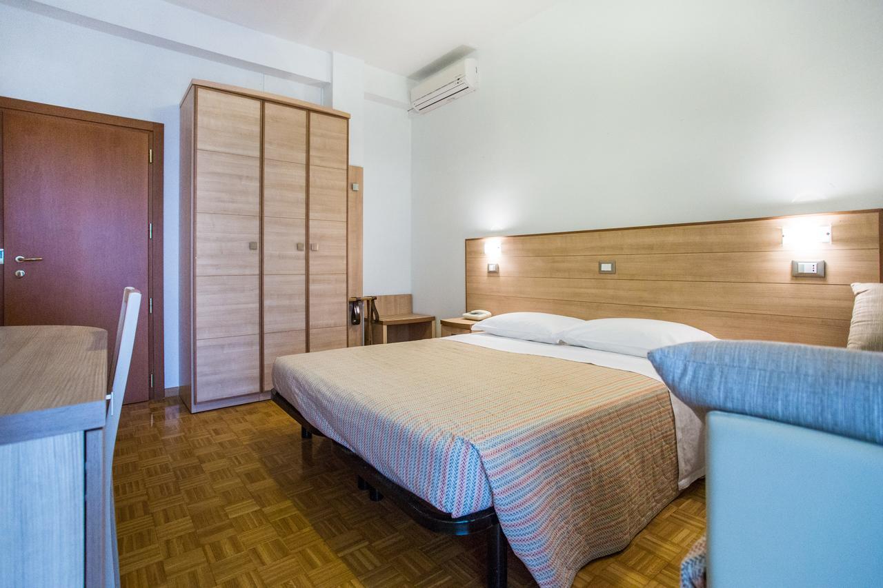 Hotel Donatello Cesenatico Eksteriør billede
